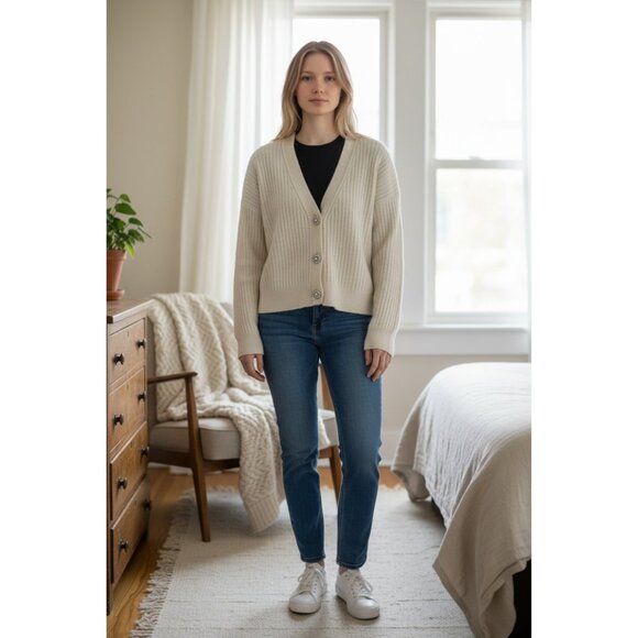 H&M BROOCH BUTTONS WORN ONCE IVORY CARDIGAN - Picture 2 of 6